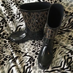 Micheal kors rain boots brand new!